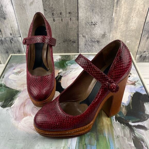 Marni Snakeskin Print Mary Jane Platform Heels in Red Size 36. - Picture 2 of 12